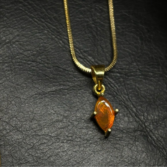 A Blaze Mexican Fire Opal Marquise Cut 18k Gold 4-Prong Necklace - Picture 4 of 5